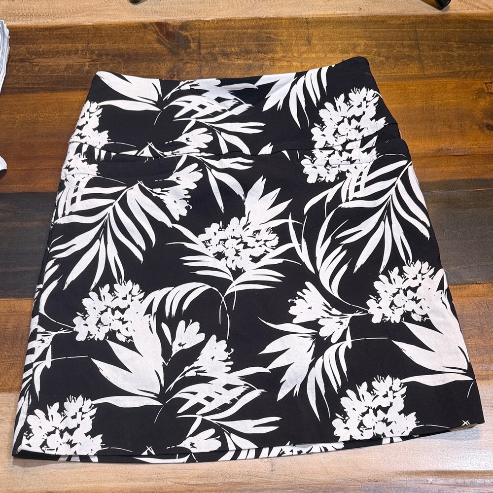 S.C. & CO. Floral Black Skirt